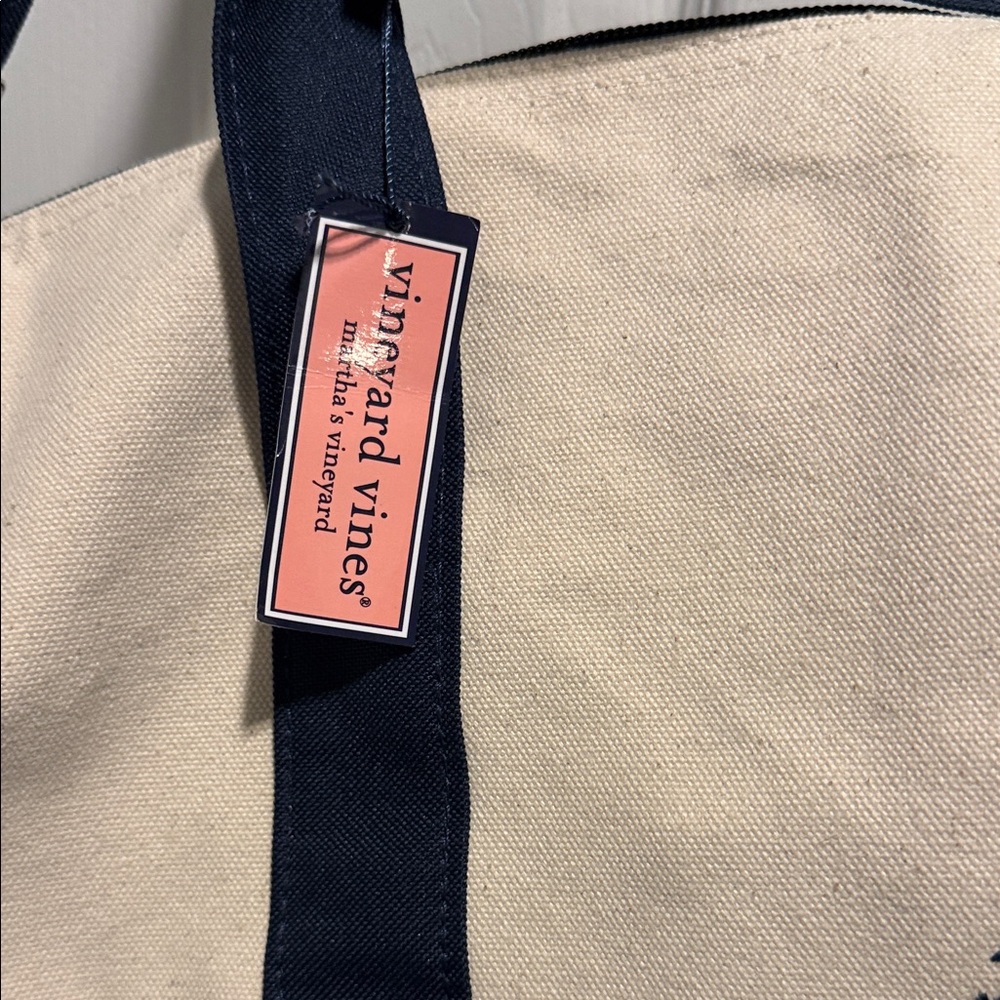 Vineyard Vines Navy and Cream Travel Bag - Picture 2 of 6